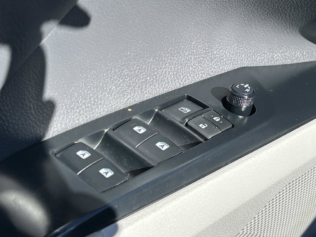 Used 2020 Toyota Camry SE FWD image 20