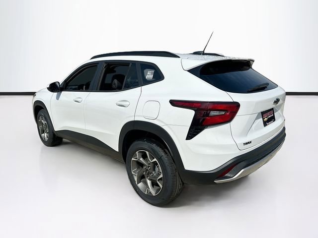 New 2026 Chevrolet Trax LT w/ LPO, Blackout Package image 8