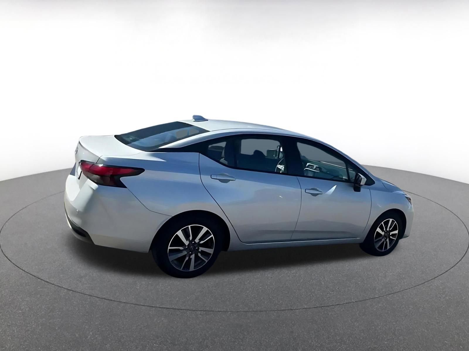 Used 2025 Nissan Versa SV image 15