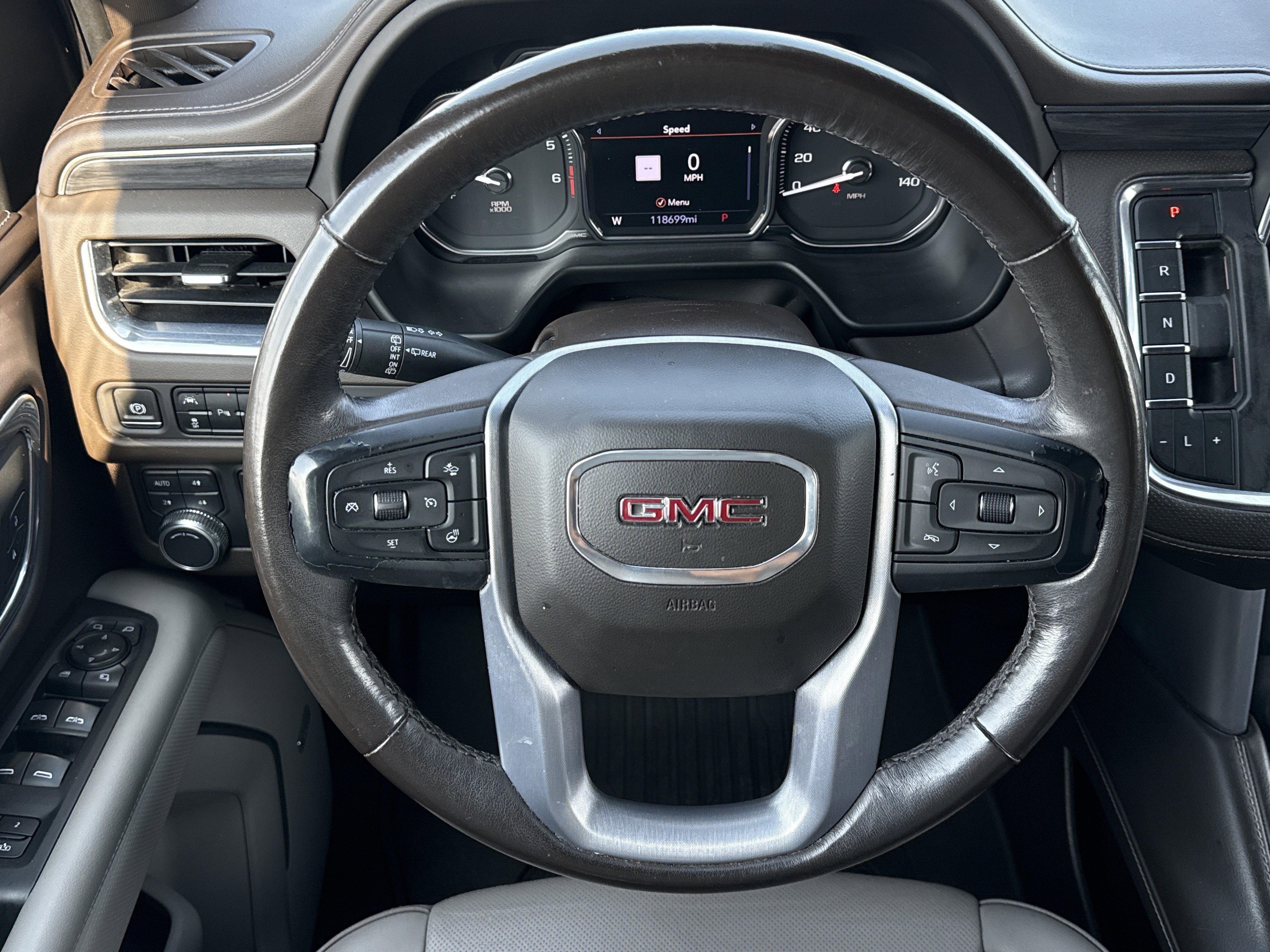 Used 2021 GMC Yukon XL SLT w/ SLT Luxury Plus Package AWD/4WD image 18