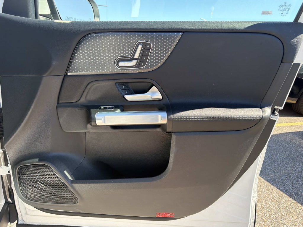 Used 2026 Mercedes-Benz GLB 250 image 14