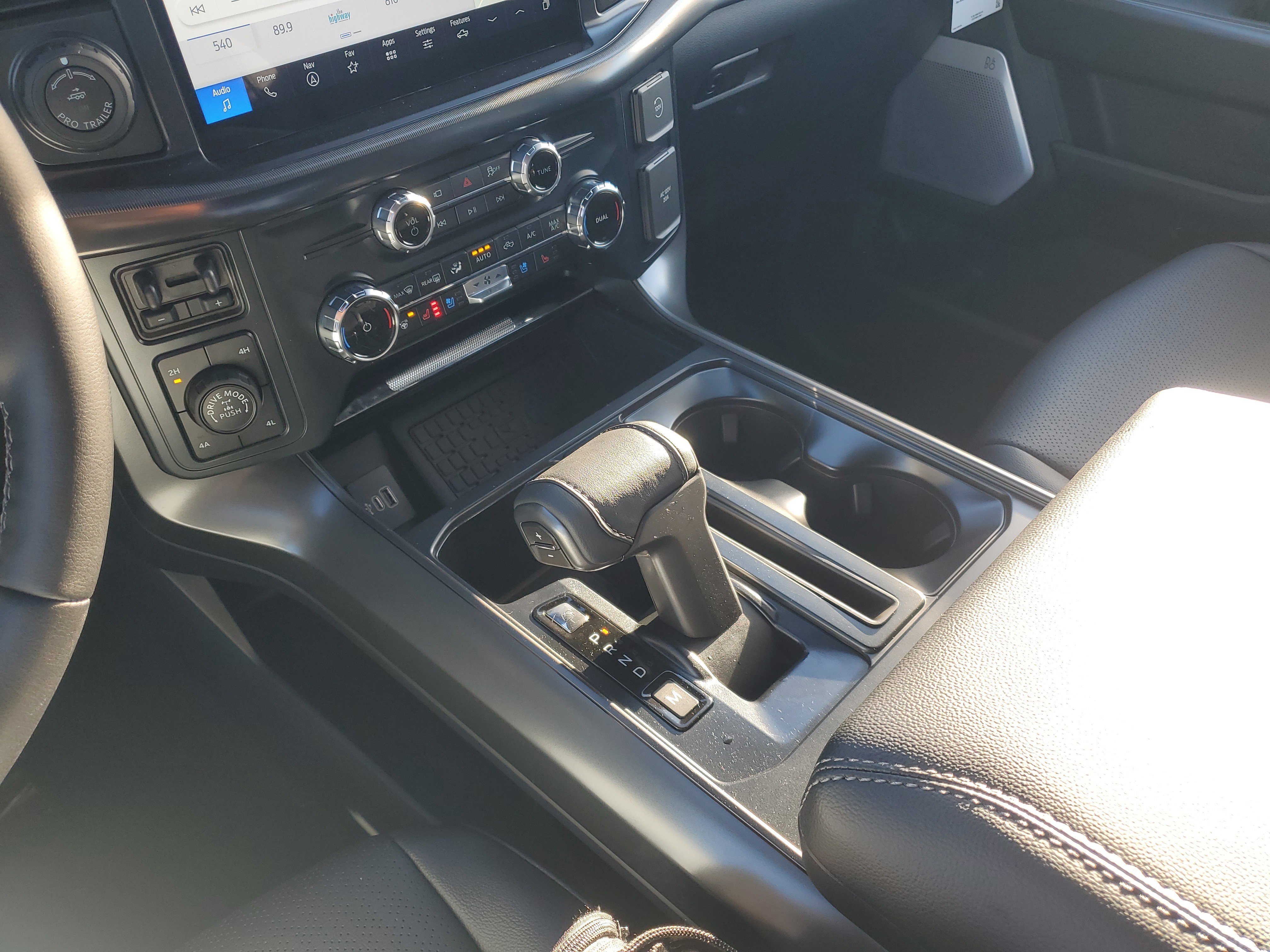 New 2025 Ford F150 Lariat w/ Equipment Group 502A High image 30