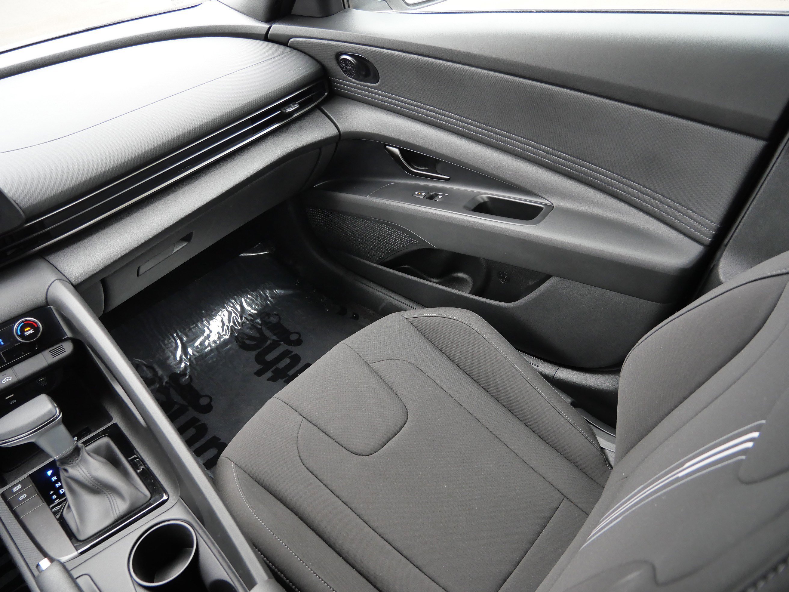 Used 2025 Hyundai Elantra Sport image 11