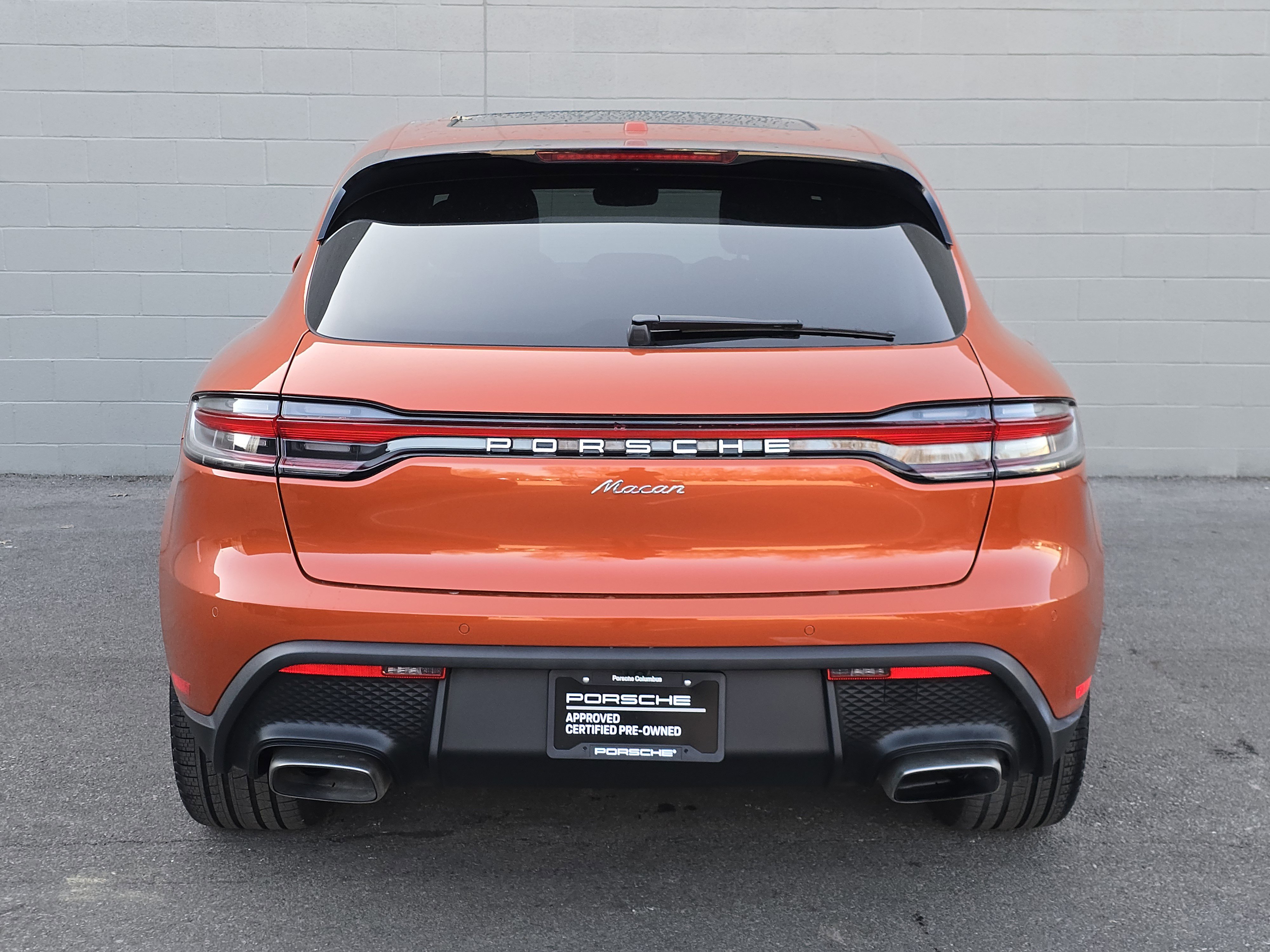 Certified 2025 Porsche Macan image 8