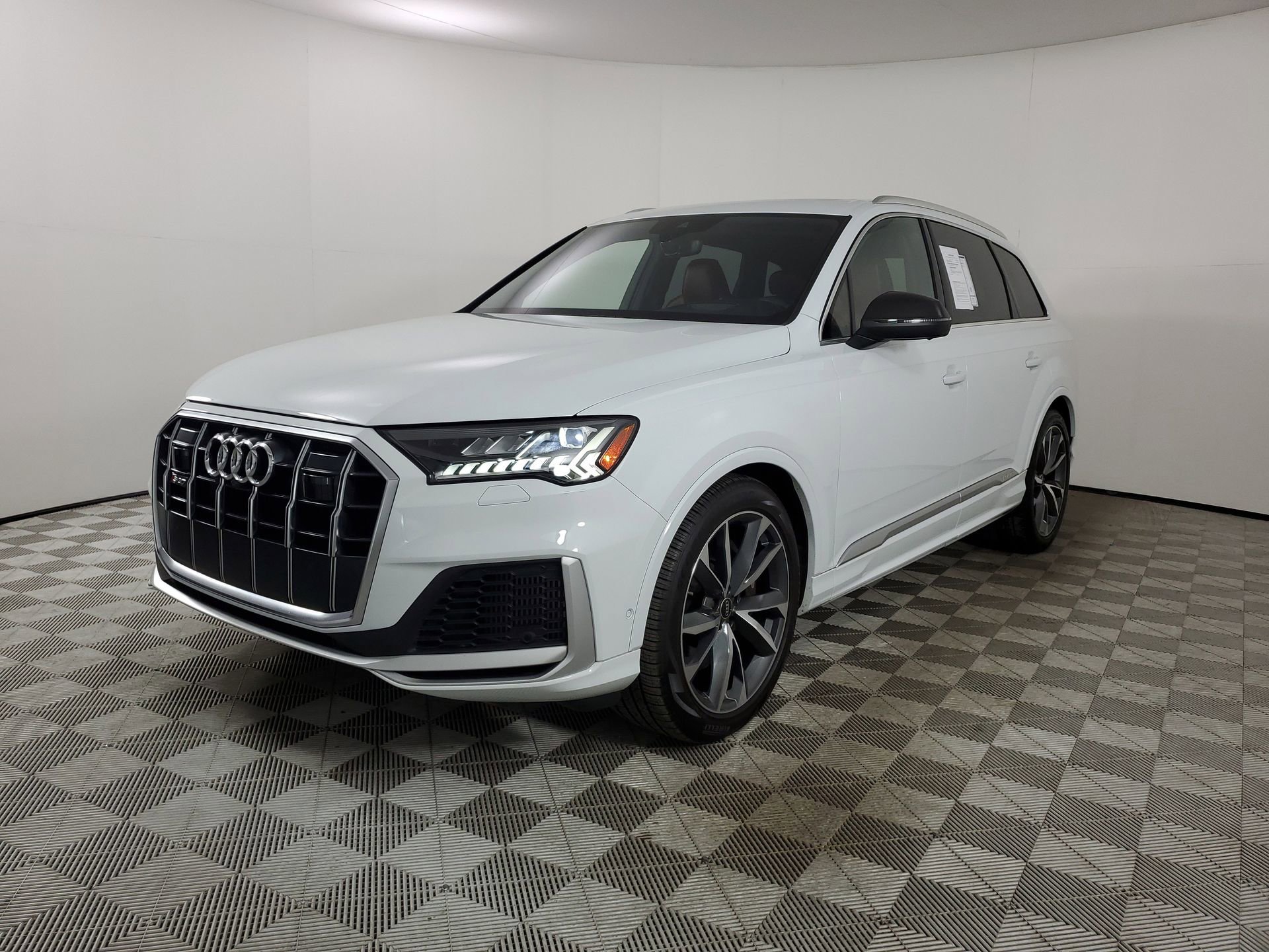 Certified 2022 Audi SQ7 Prestige w/ Prestige Package image 4