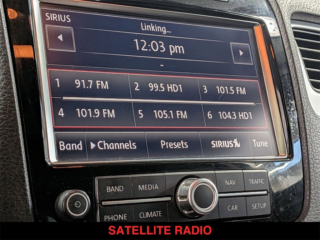 Used 2012 Volkswagen Touareg Sport image 24