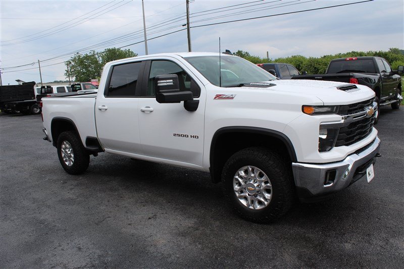Used 2024 Chevrolet Silverado 2500 LT AWD/4WD image 8