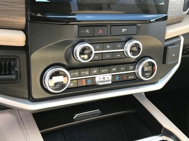 Used 2024 Ford Expedition Limited image 11