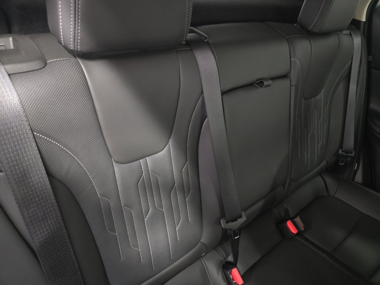 Used 2024 Buick Encore GX Avenir w/ Avenir Convenience Package image 20