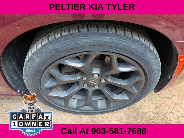 Used 2018 Chrysler 300 S w/ 300S Premium Group image 16