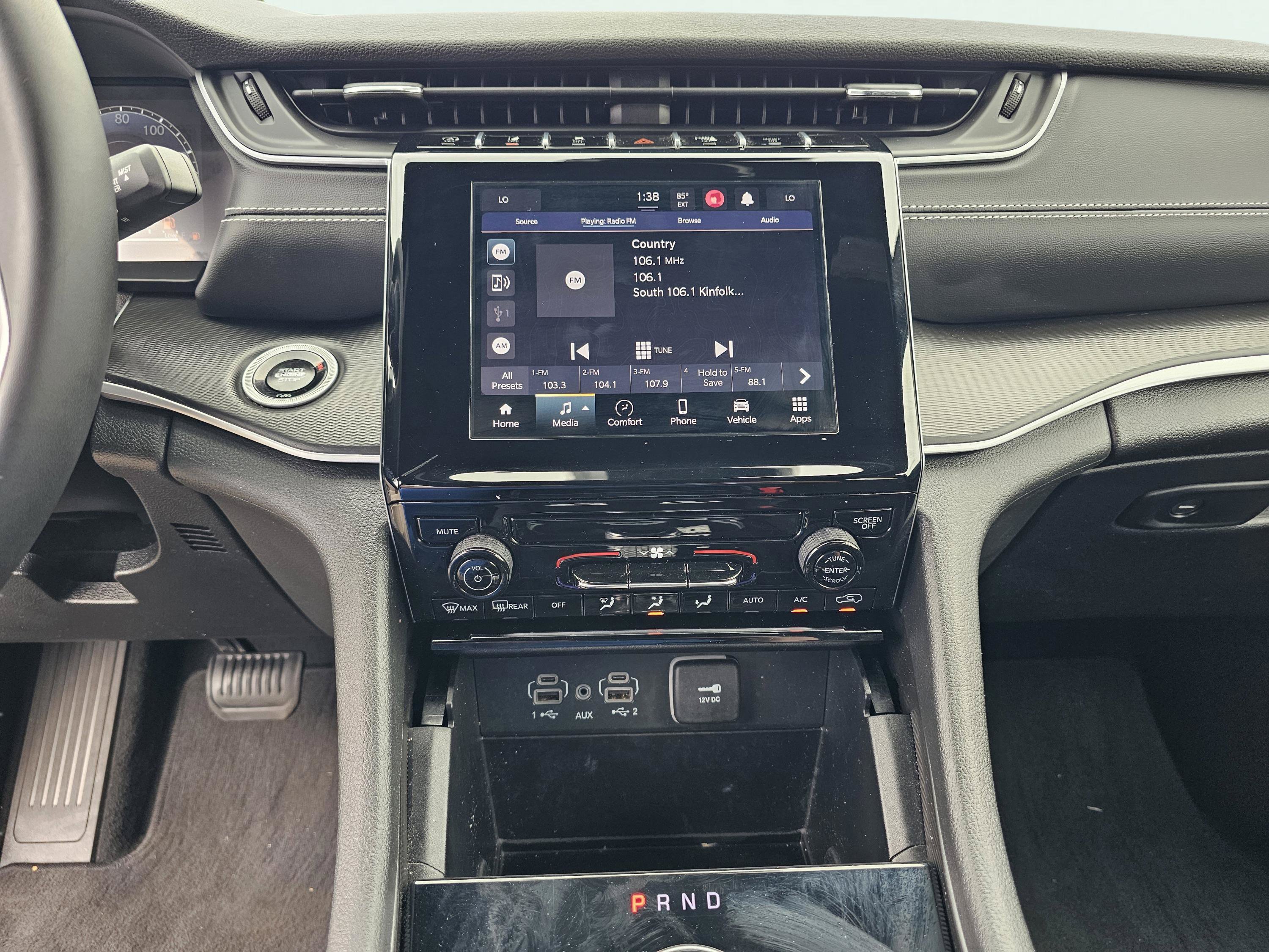 Used 2024 Jeep Grand Cherokee Laredo RWD image 25