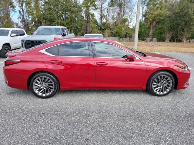 Used 2024 Lexus ES 300h Ultra Luxury w/ Accessory Package (Z2) image 9