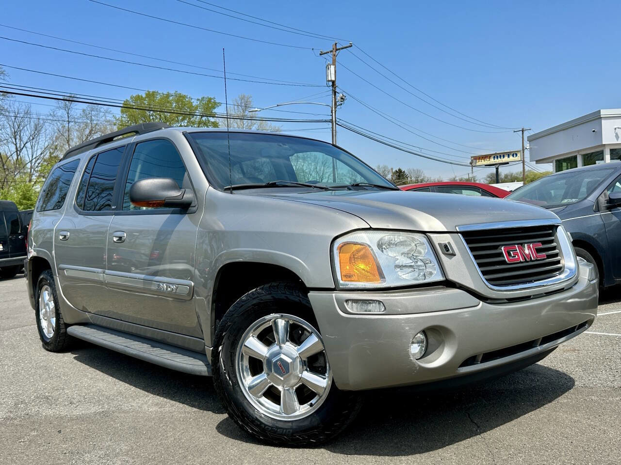 Used 2003 GMC Envoy XL SLT image 1
