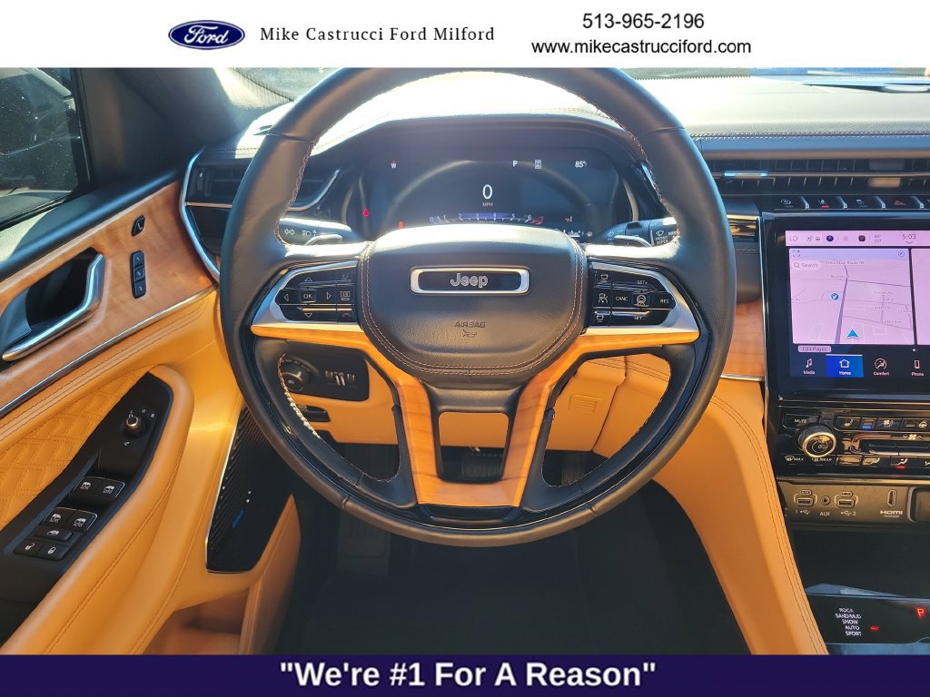 Used 2025 Jeep Grand Cherokee Summit AWD/4WD image 11