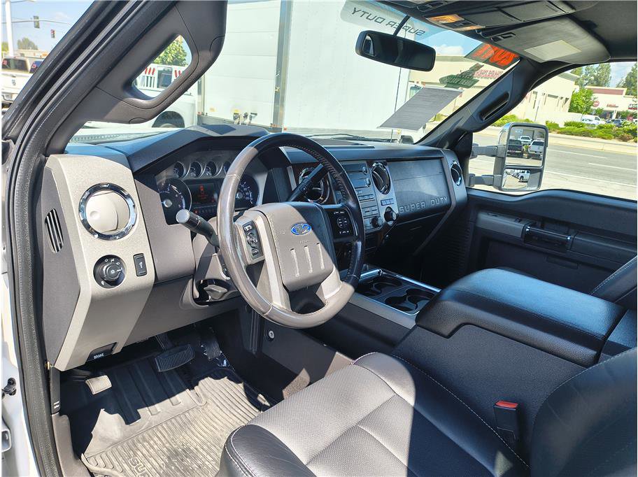 Used 2011 Ford F250 Lariat w/ Lariat Interior Pkg image 4
