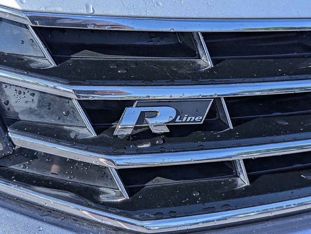 Used 2017 Volkswagen Passat 1.8T R-Line image 14