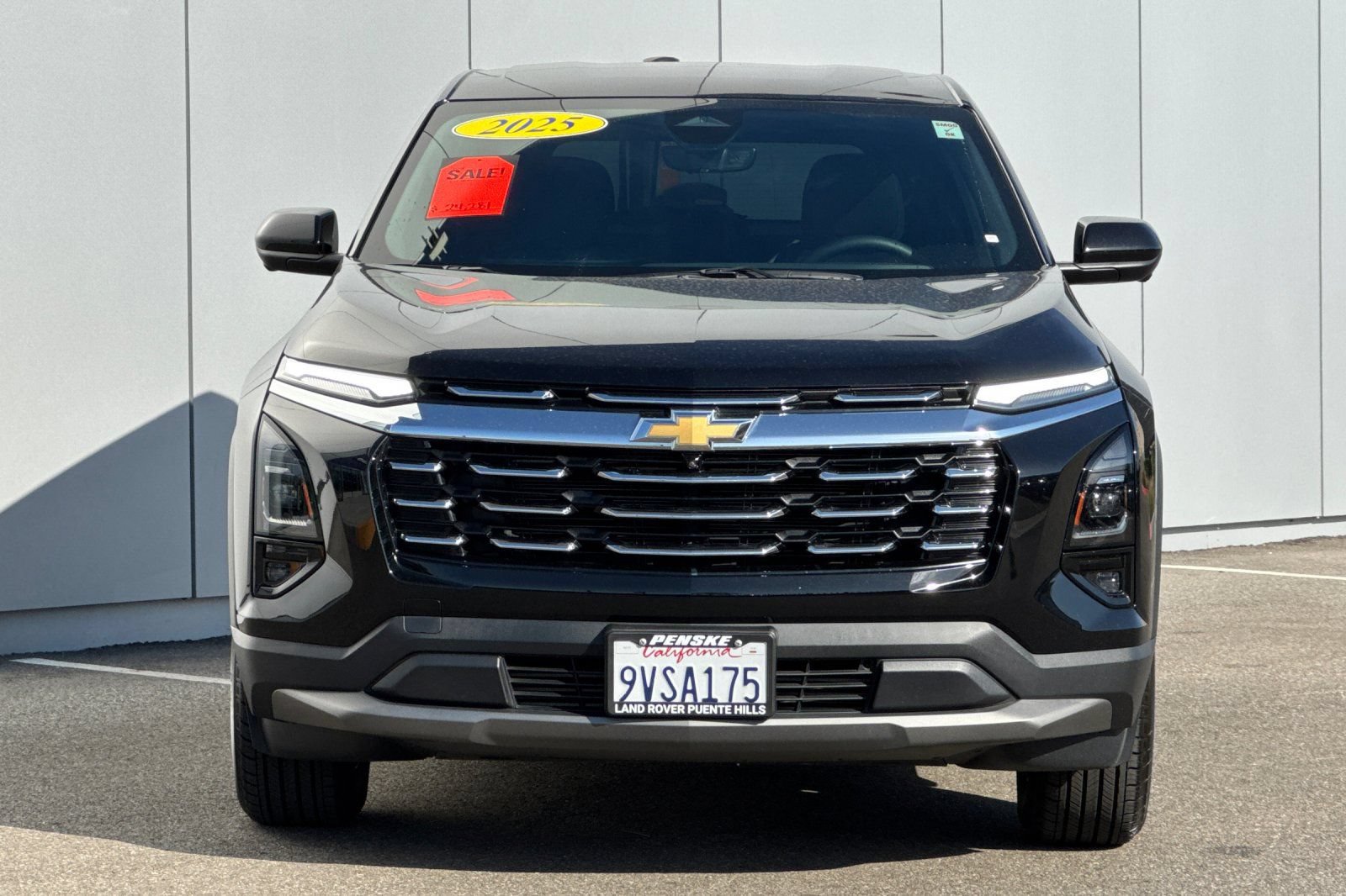 Used 2025 Chevrolet Equinox LT w/ Safety and Technology Package AWD/4WD image 8
