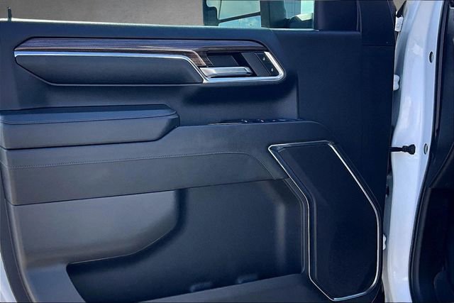 Used 2024 Chevrolet Silverado 2500 LT w/ Convenience Package image 16