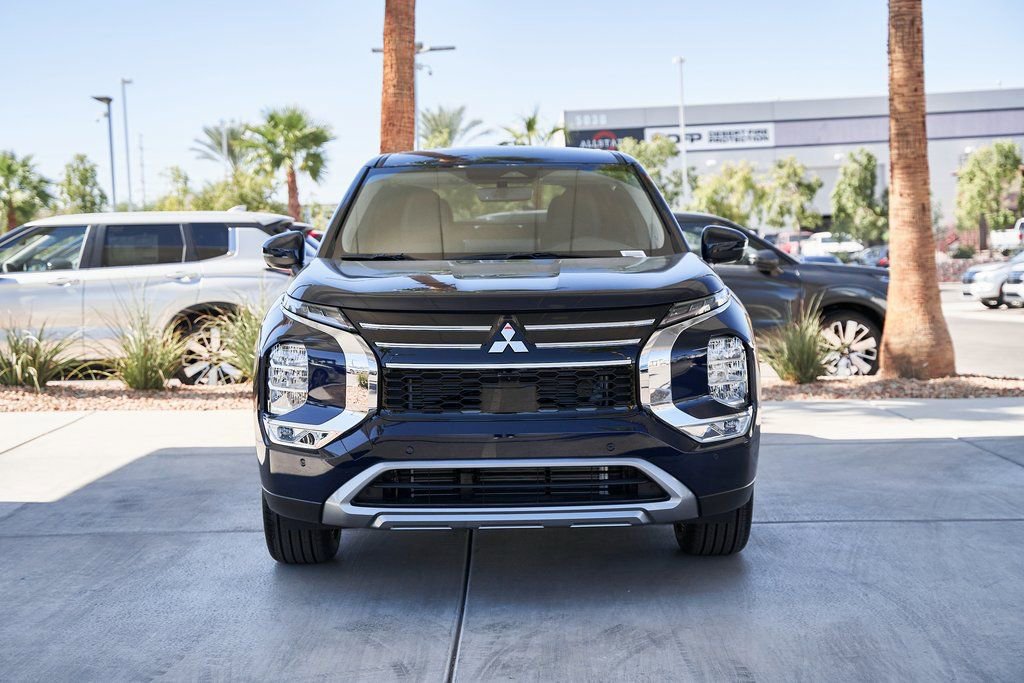 Used 2025 Mitsubishi Outlander SE FWD image 6