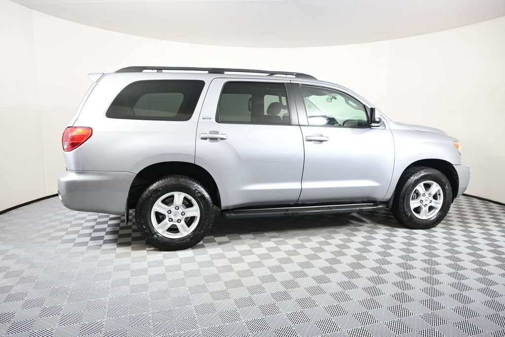 Used 2016 Toyota Sequoia SR5 AWD/4WD image 7