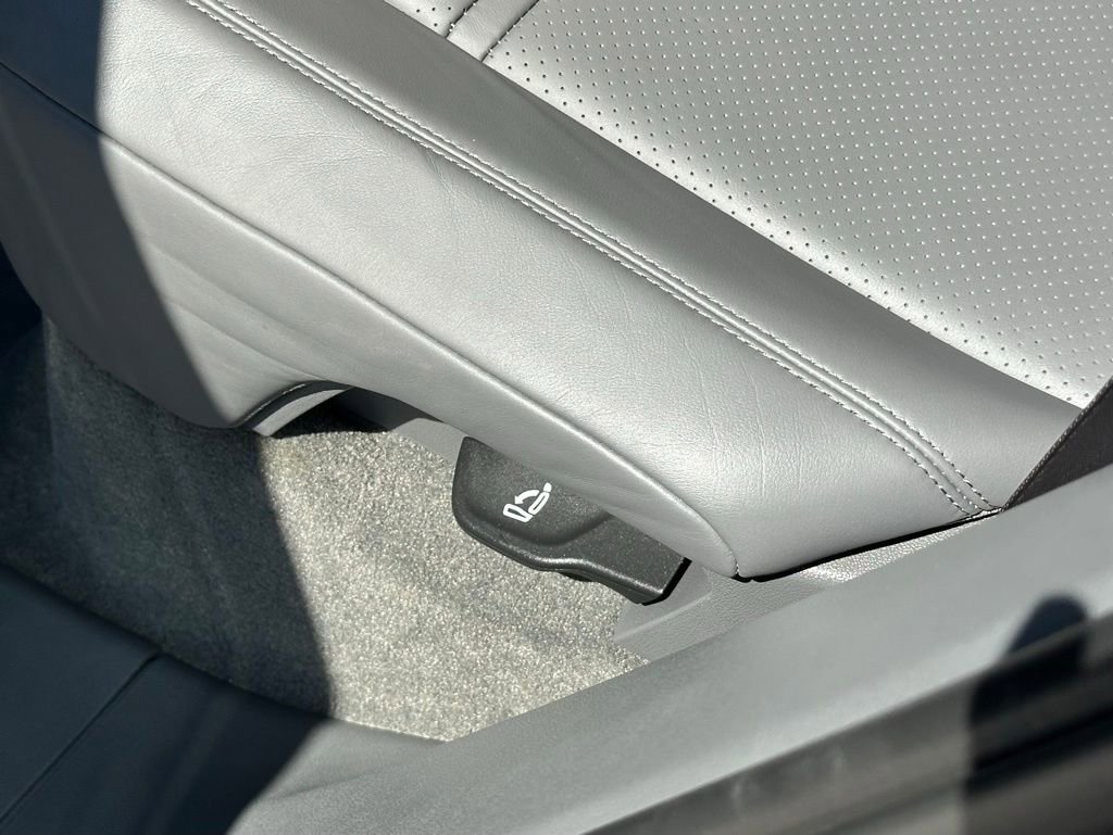 Used 2022 Porsche Cayenne E-Hybrid Coupe image 32