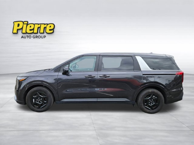 Used 2025 Kia Carnival FWD image 3