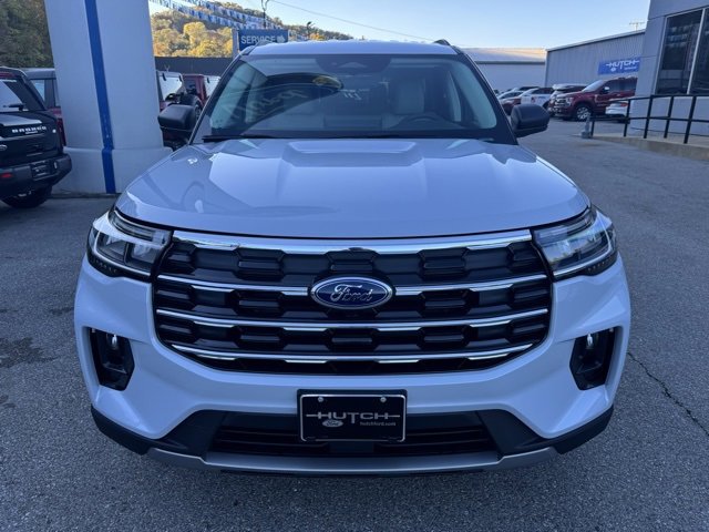 New 2026 Ford Explorer Active w/ Active Comfort Package image 3