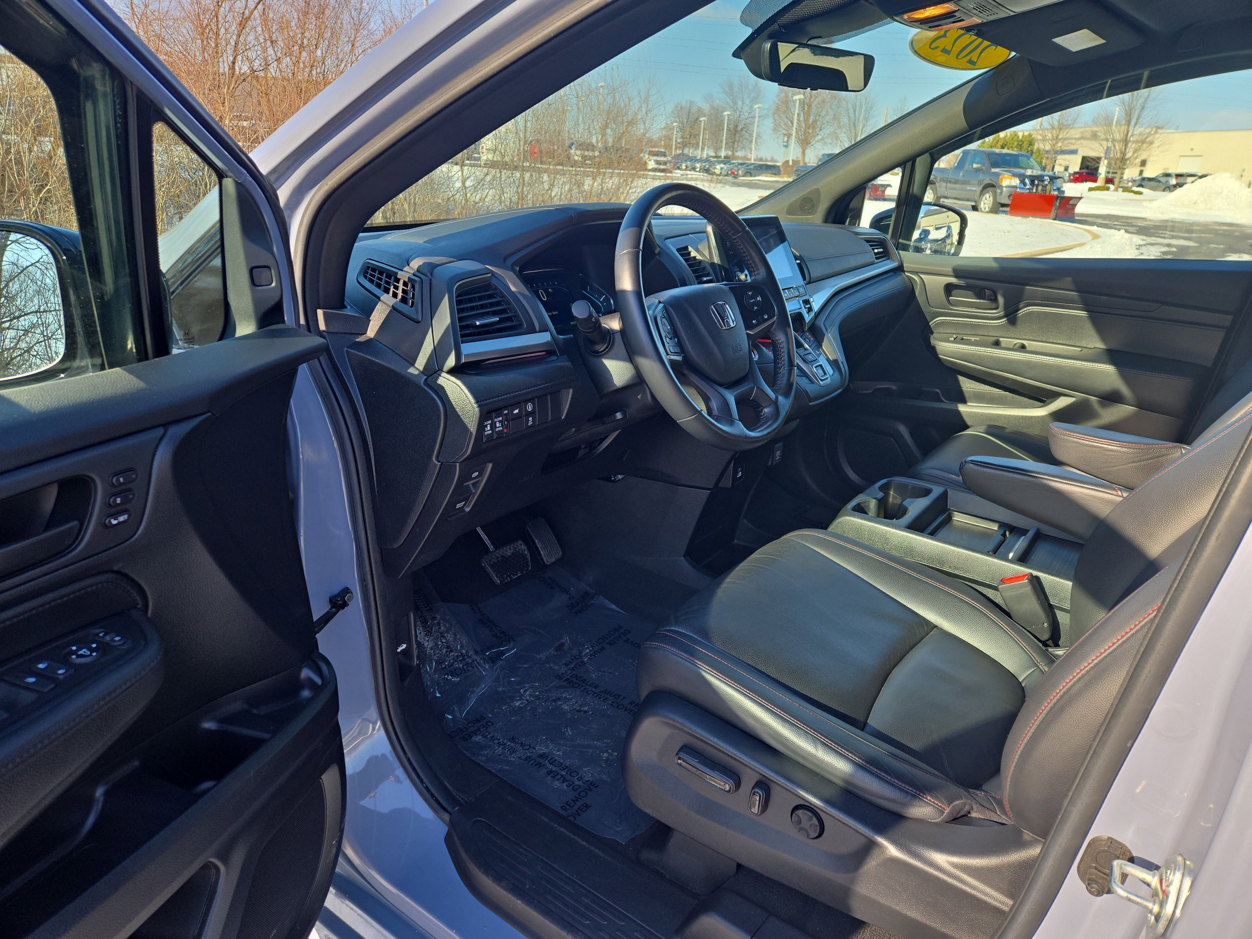 Used 2023 Honda Odyssey Sport image 12