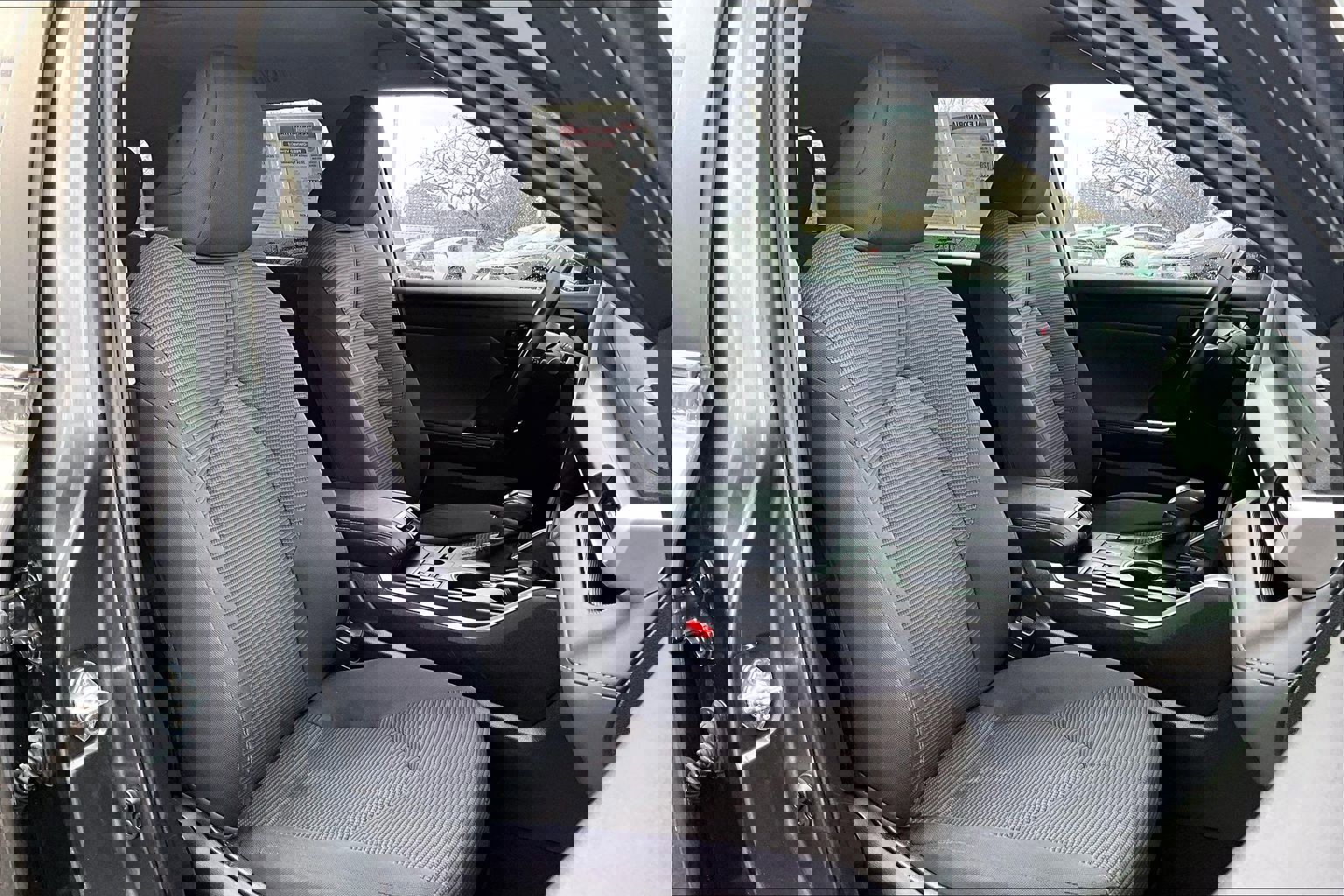 Used 2024 Toyota Highlander LE image 7