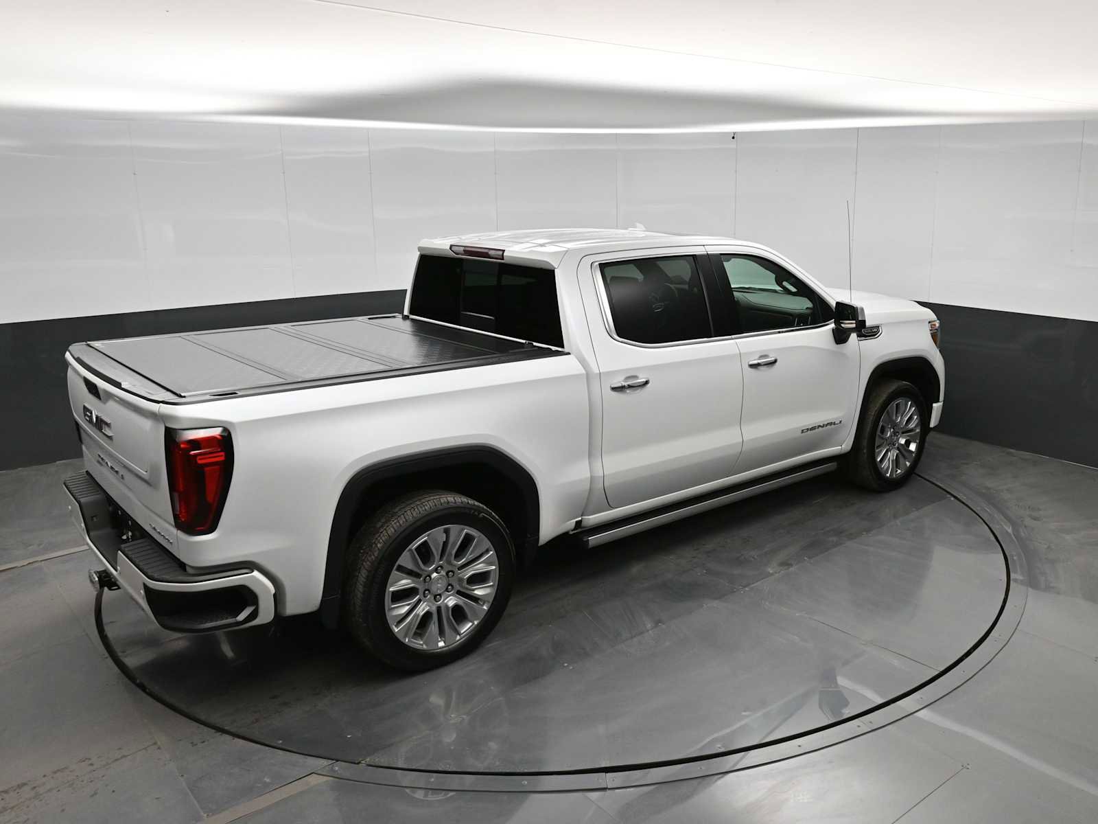 Used 2021 GMC Sierra 1500 Denali w/ Denali Premium Package AWD/4WD image 29