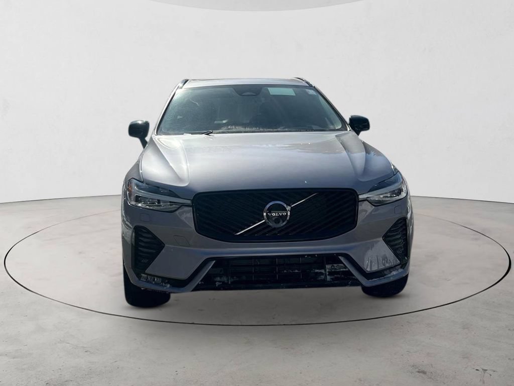 New 2026 Volvo XC60 B5 Plus w/ Protection Package Premier AWD/4WD image 8