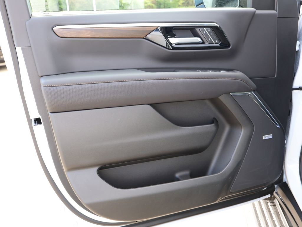 New 2026 Chevrolet Tahoe High Country AWD/4WD image 12