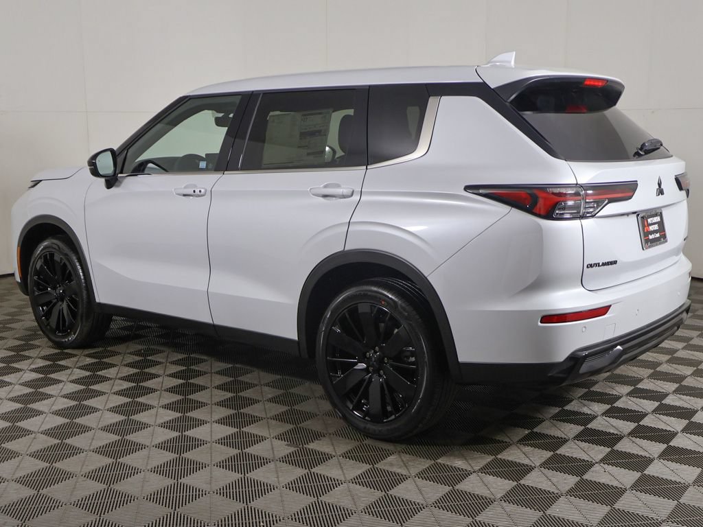 New 2026 Mitsubishi Outlander LE AWD/4WD image 15