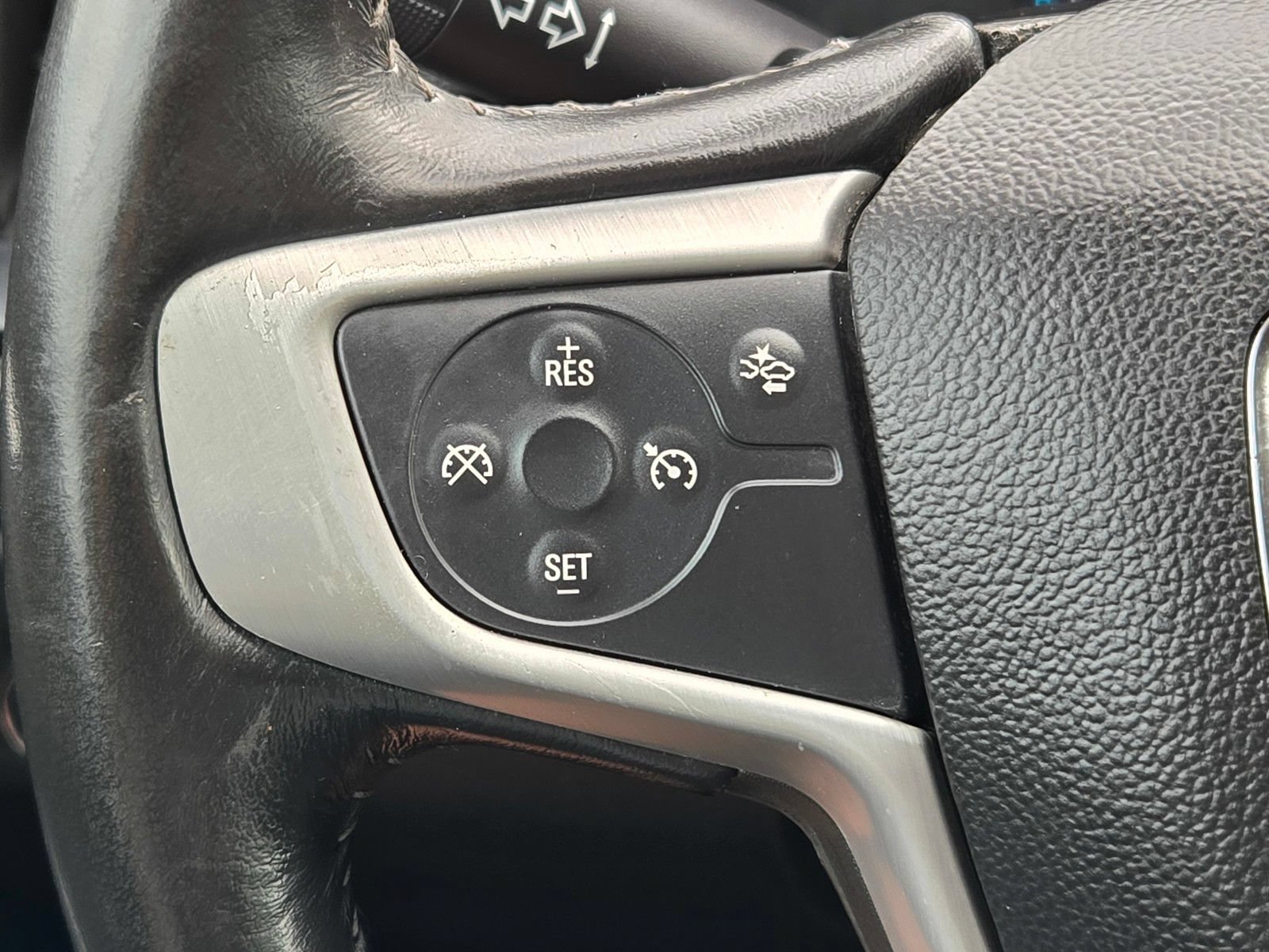 Used 2018 GMC Canyon SLE w/ SLE Convenience Package RWD image 32