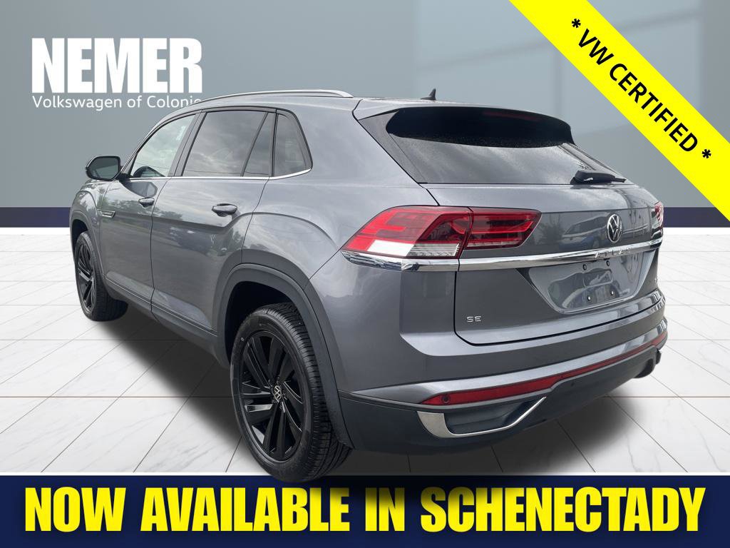 Certified 2022 Volkswagen Atlas Cross Sport SE w/ Panoramic Sunroof Package AWD/4WD image 3