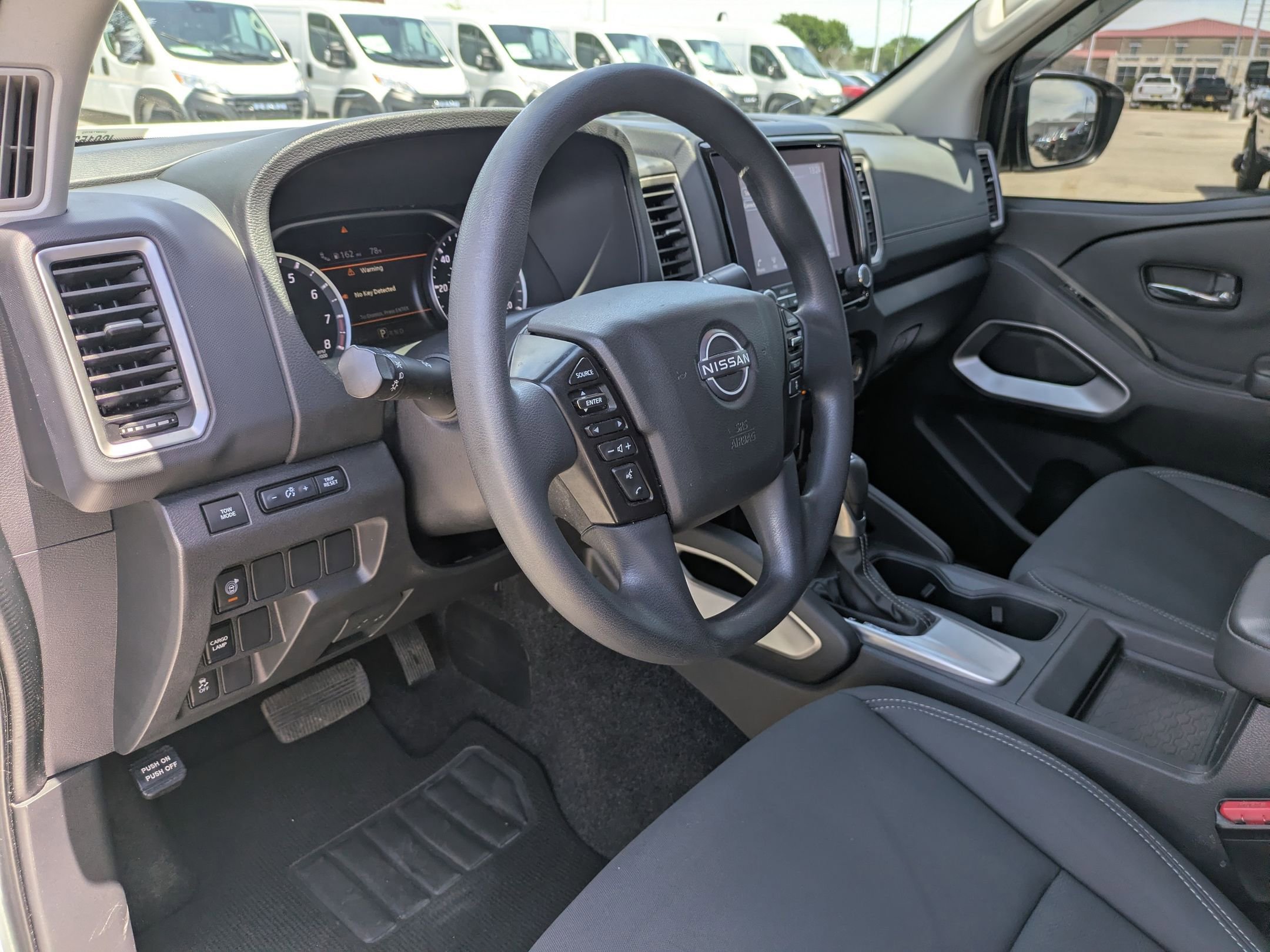 Used 2022 Nissan Frontier SV w/ Technology Package image 10