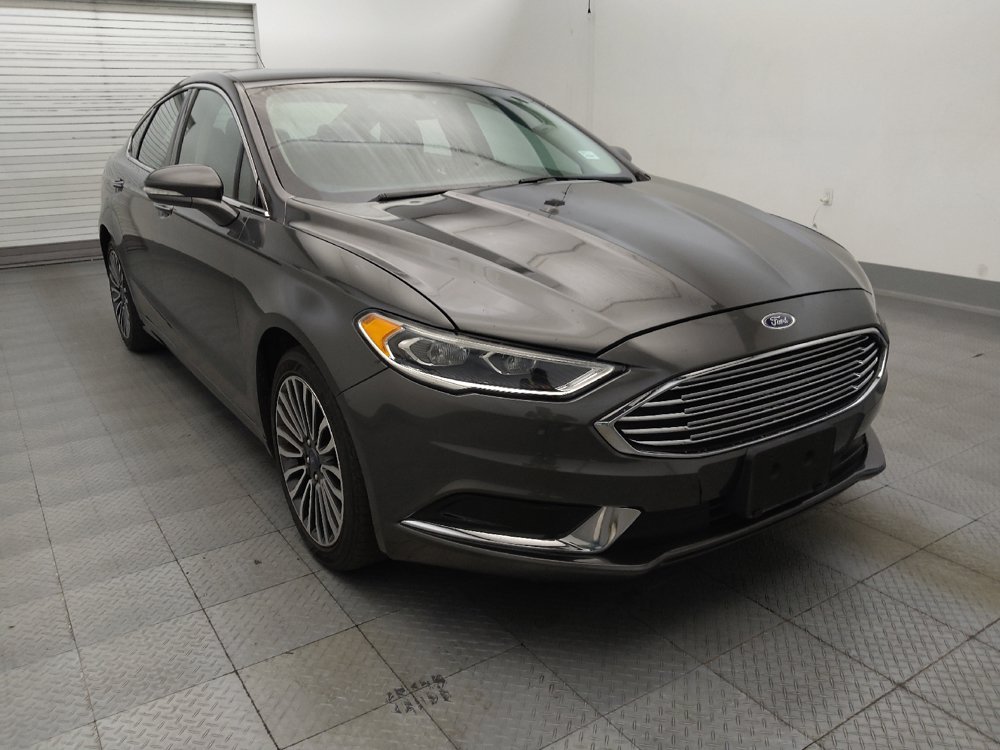 Used 2018 Ford Fusion SE w/ Fusion SE Technology Package FWD image 13