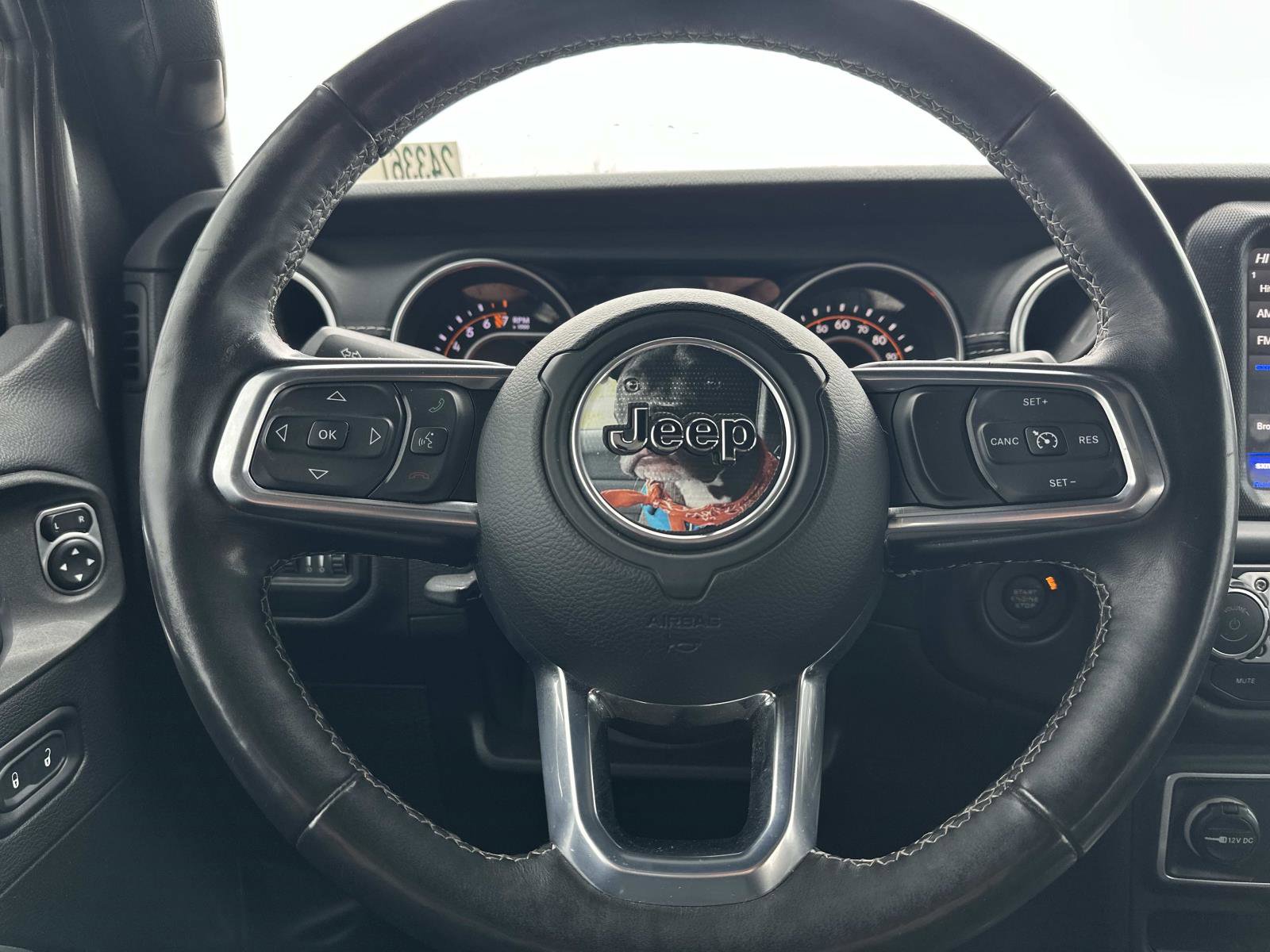 Used 2018 Jeep Wrangler Unlimited Sahara AWD/4WD image 19
