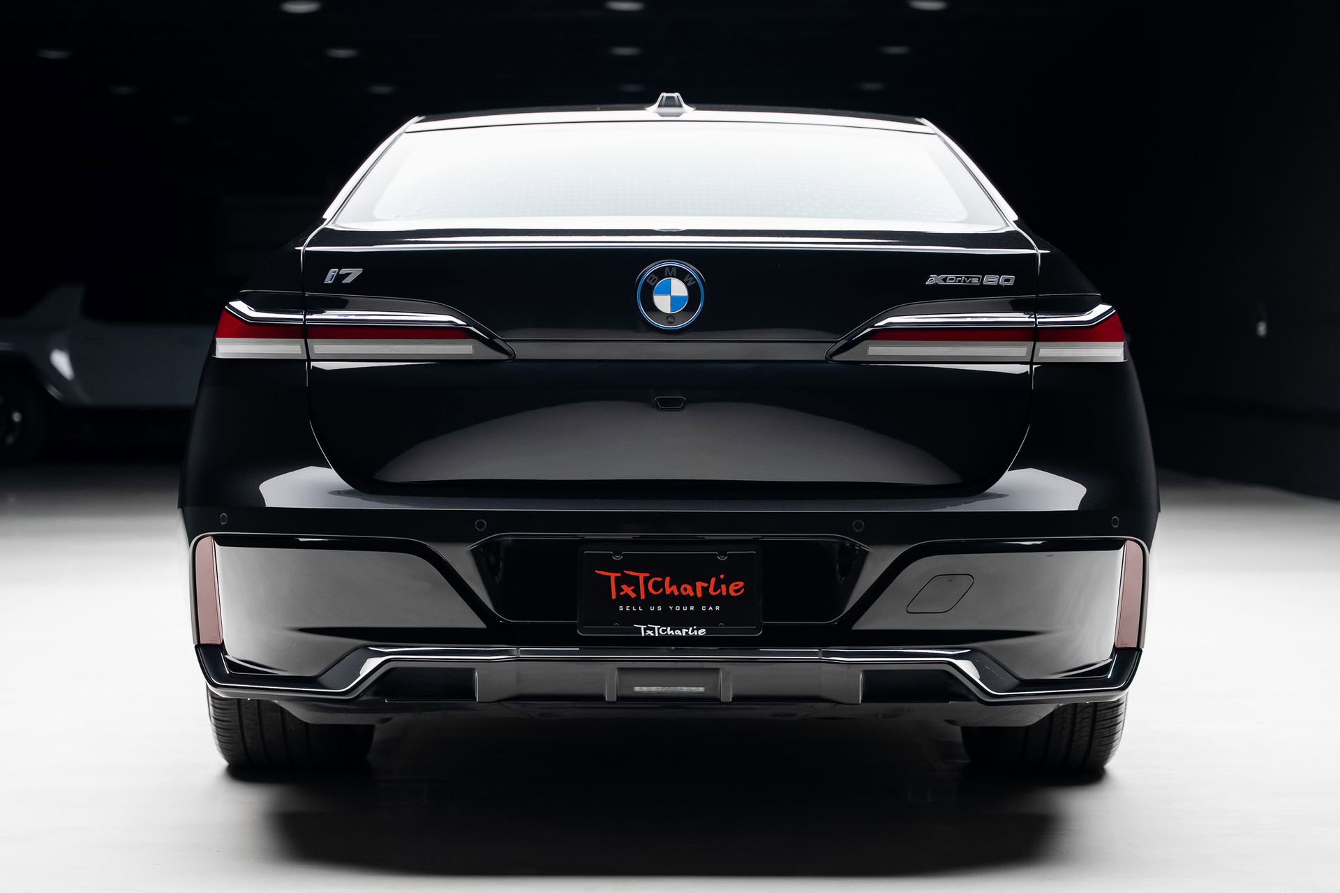 Used 2023 BMW i7 xDrive60 w/ Executive Package 2 AWD/4WD image 28