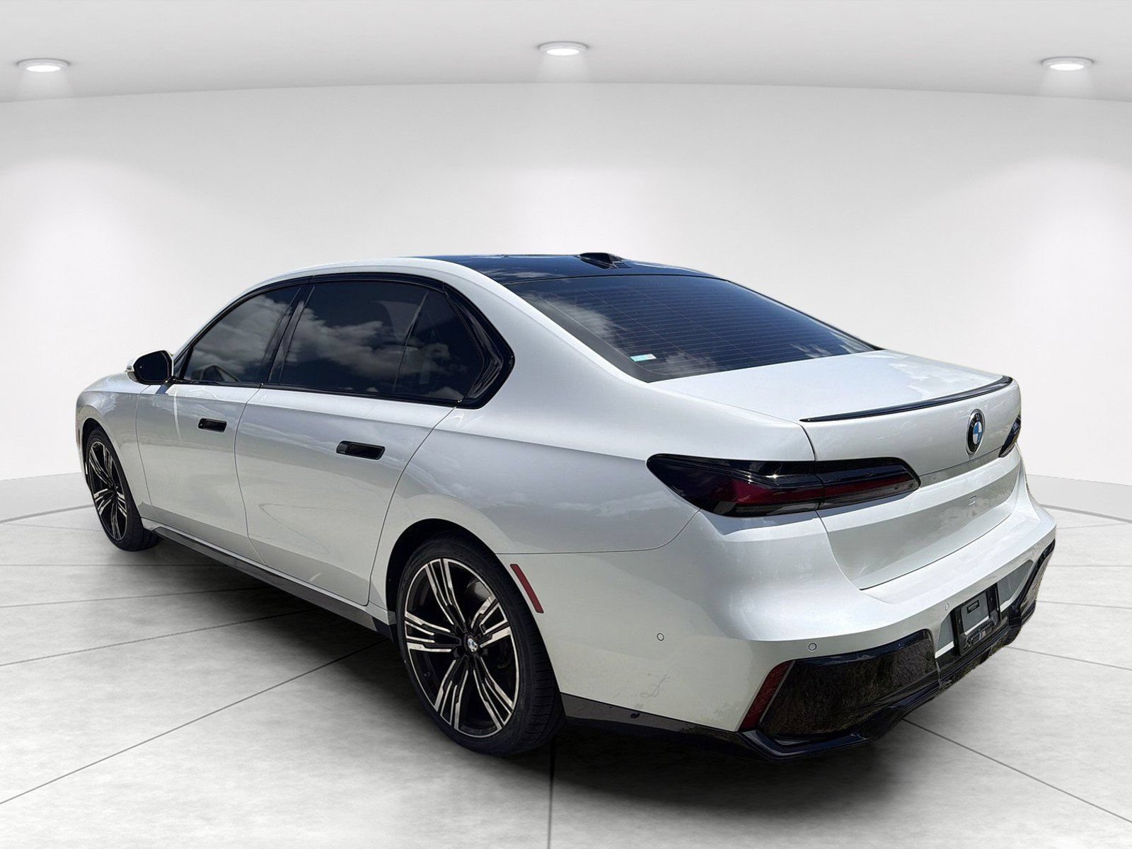 Used 2023 BMW 740i RWD image 6