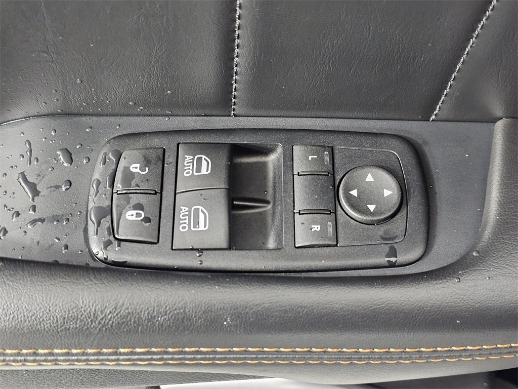 Used 2015 Dodge Challenger R/T Plus image 21