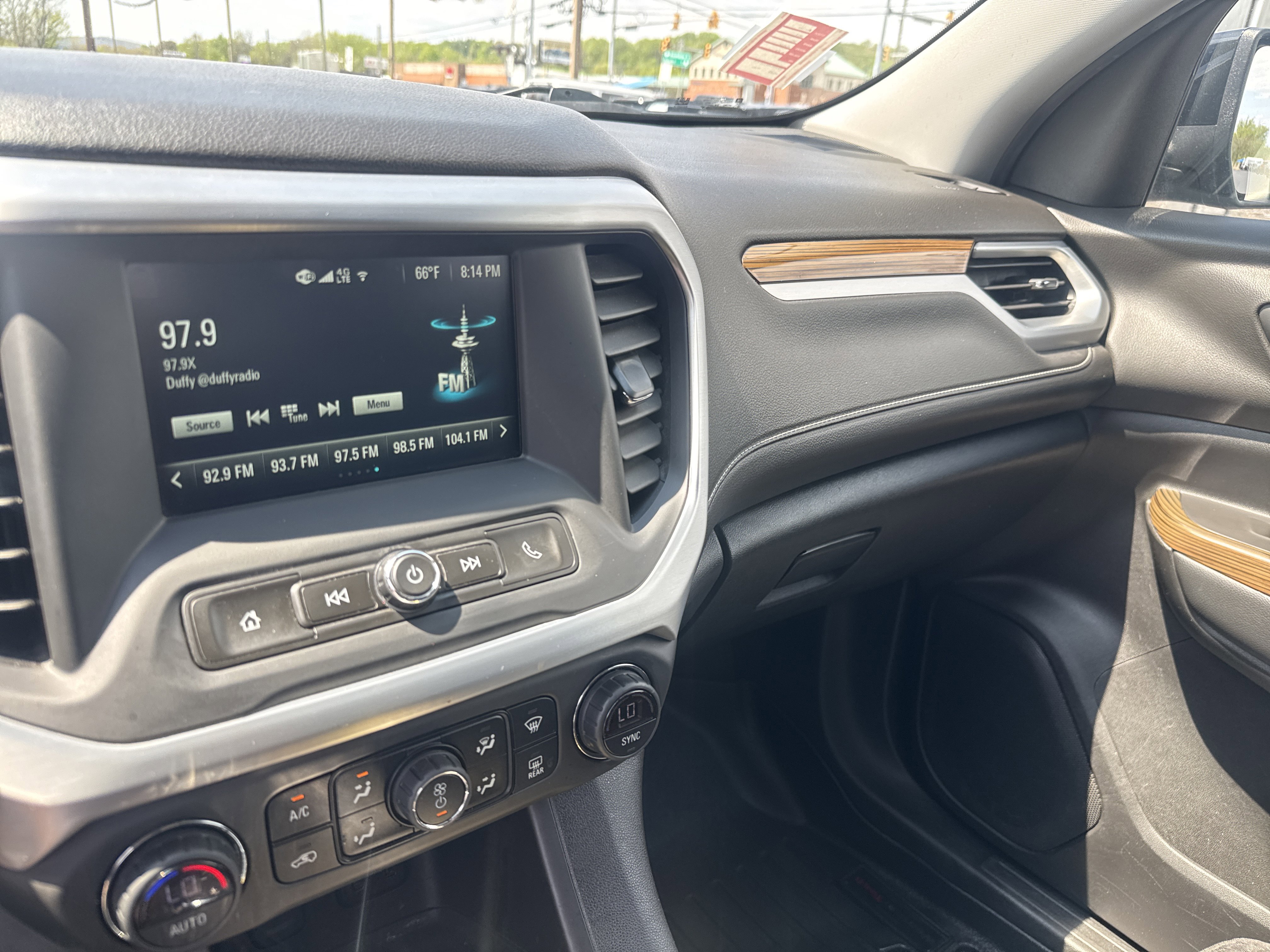 Used 2019 GMC Acadia SLE AWD/4WD image 23