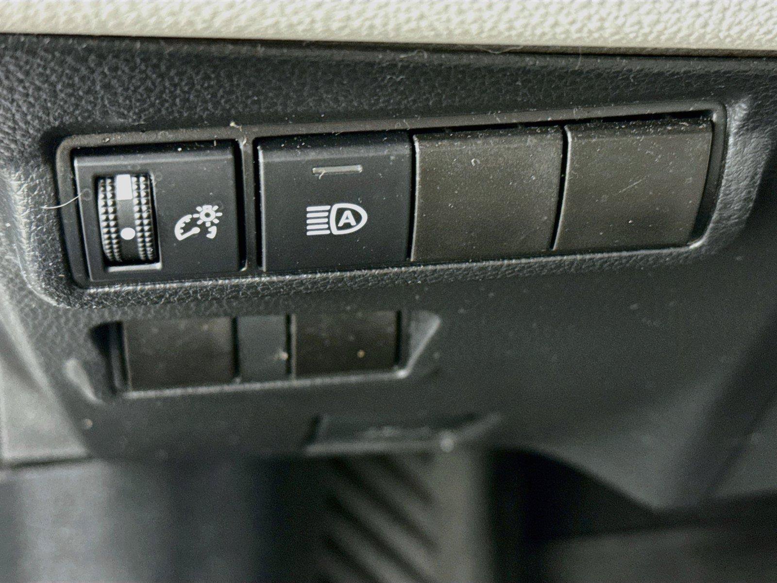 Used 2023 Toyota Corolla Cross LE FWD image 17