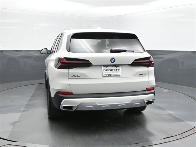 Used 2026 BMW X5 xDrive40i w/ Climate Comfort Package image 8