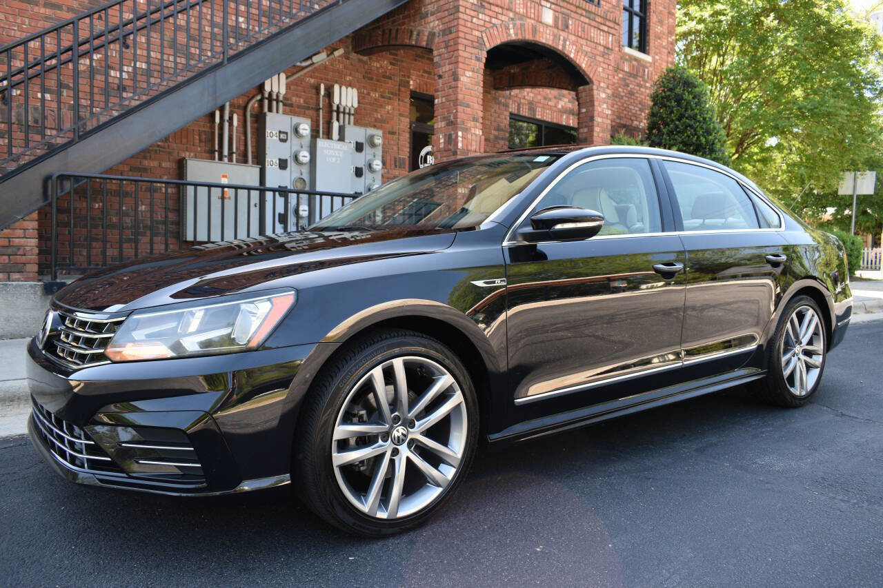 Used 2017 Volkswagen Passat 1.8T R-Line FWD image 2