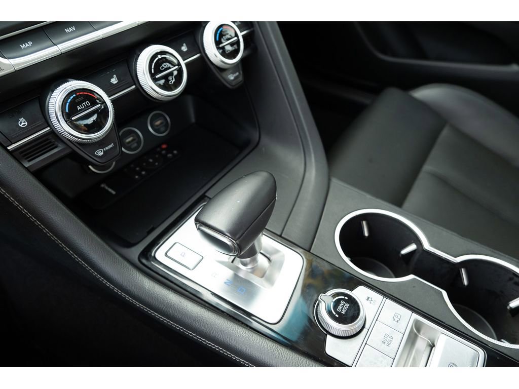Used 2023 Genesis G70 2.0T image 25