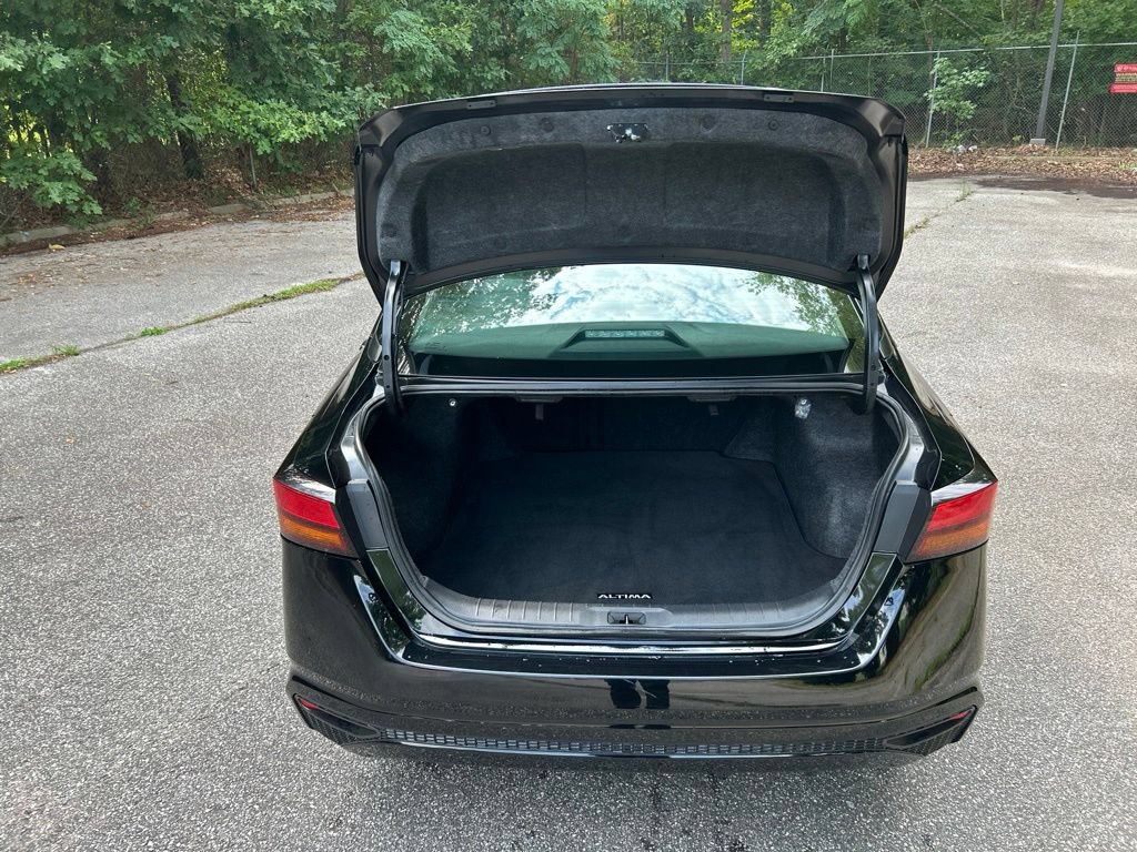 Used 2024 Nissan Altima 2.5 SV FWD image 30