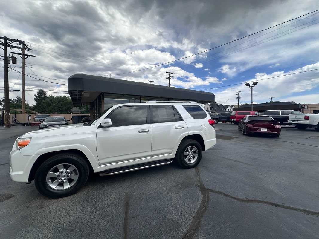 Used 2012 Toyota 4Runner SR5 AWD/4WD image 2