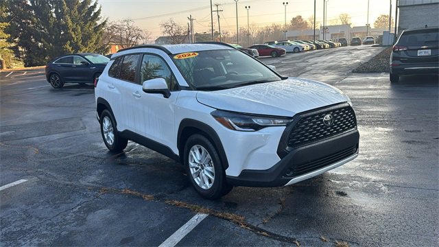 Used 2024 Toyota Corolla Cross LE image 27