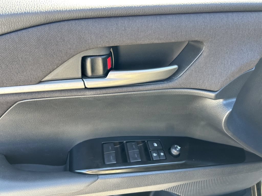 Used 2025 Toyota Camry LE FWD image 18